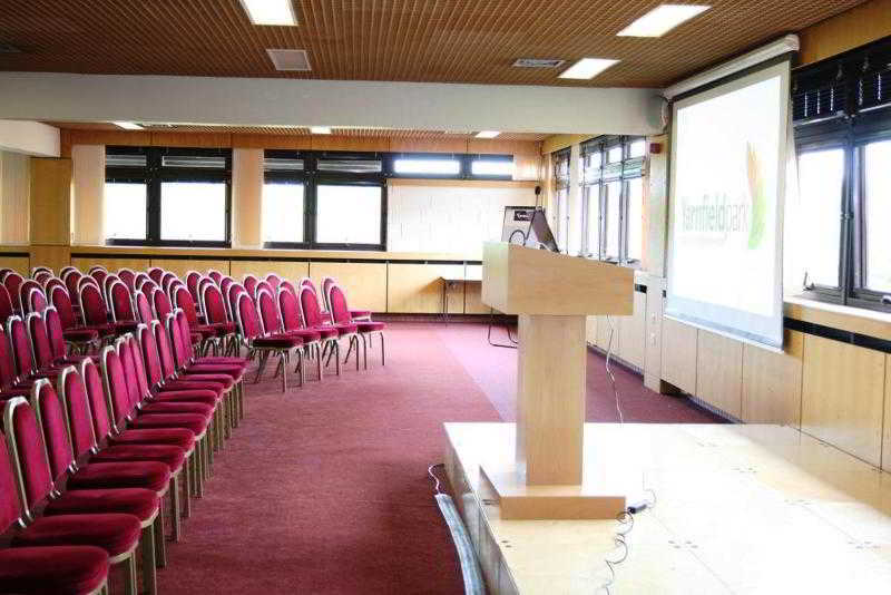 Yarnfield Park Training And Conference Centre Hotel Stone  Esterno foto