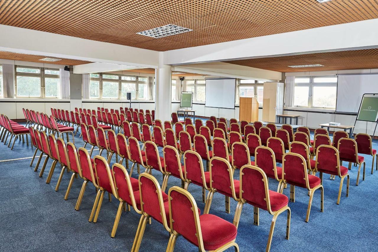 Yarnfield Park Training And Conference Centre Hotel Stone  Esterno foto